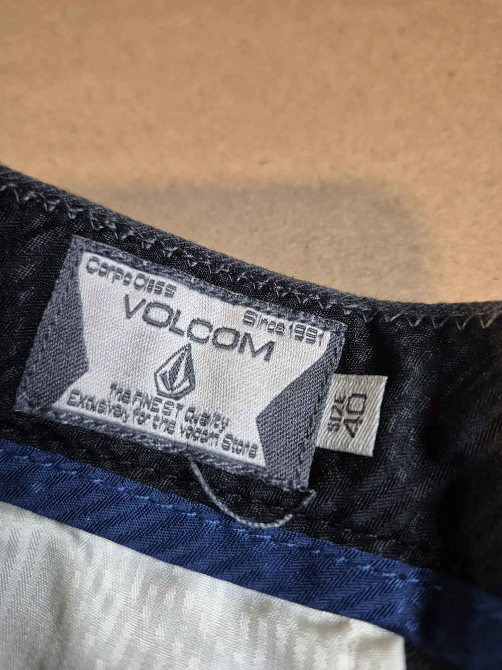Volcom Men’s Charcoal Flat-Front Shorts 4559/7
